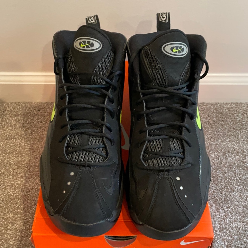 Selling the Nike Air total Max Uptempo black volt.